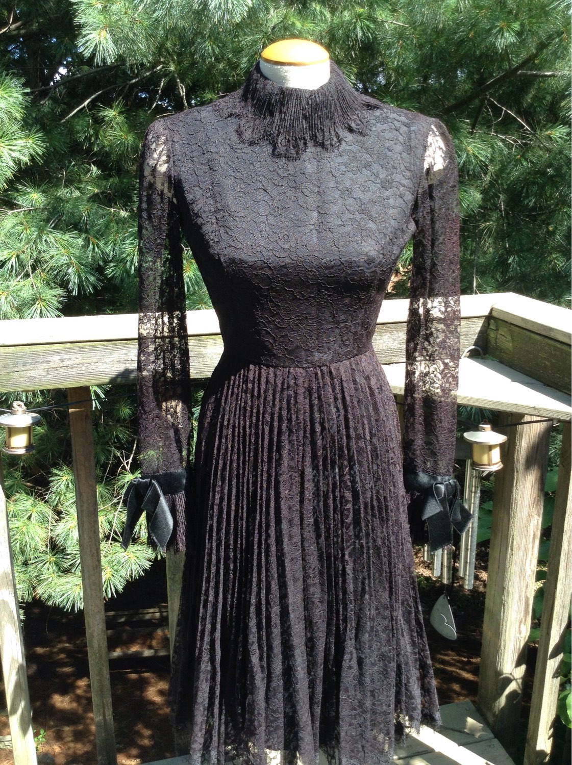 Vintage Geoffrey Beene Schwarzes Spitzen Cocktailkleid von retrothreads