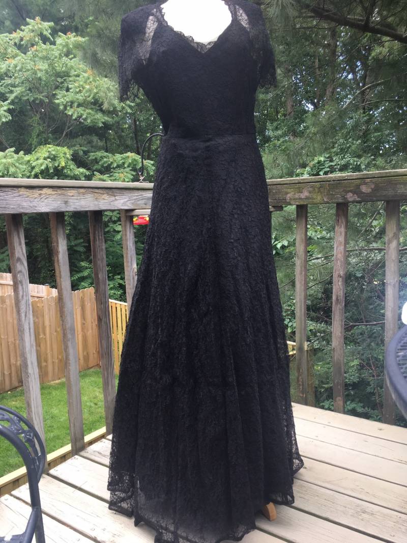 Vintage Schwarze Spitze Kleid Voller Kreis Rock von retrothreads