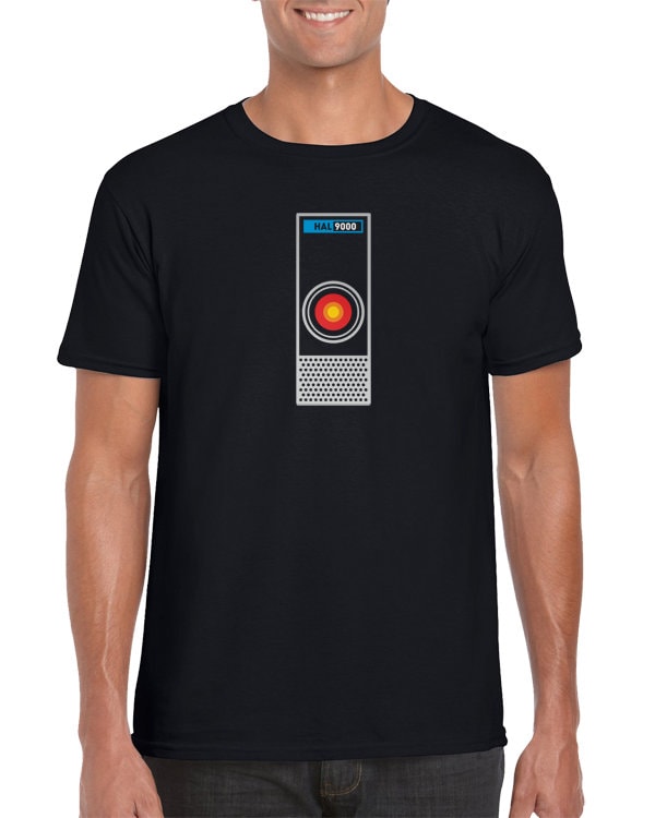 Hal 8000 | 2001 - Odyssee Im Weltraum Künstliche Intelligenz Computer Entdeckung Eins Dave Bowmand Clarcke Fächer Gemacht T Shirt von revolteez
