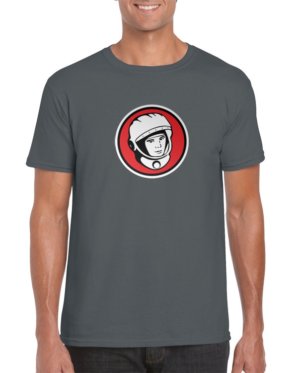Yuri Gagarin - Kosmonaut | Sowjetunion Udssr Wostok 1 Russland First Men in Space T-Shirt von revolteez