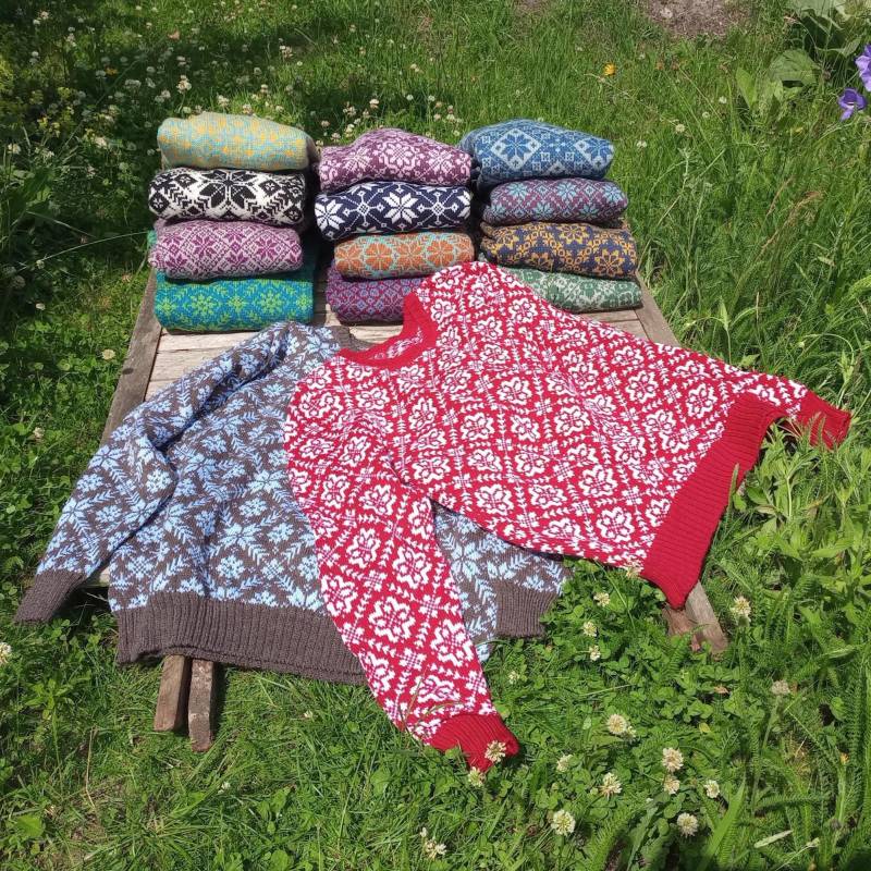 Bunte Norweger Pullover, Handgearbeitet Auf Brother Strickmaschine Kh965 Bunte Norweger Pullover, Handgearbeitet Auf Brother Strickmaschine Kh965 von rhitidesign