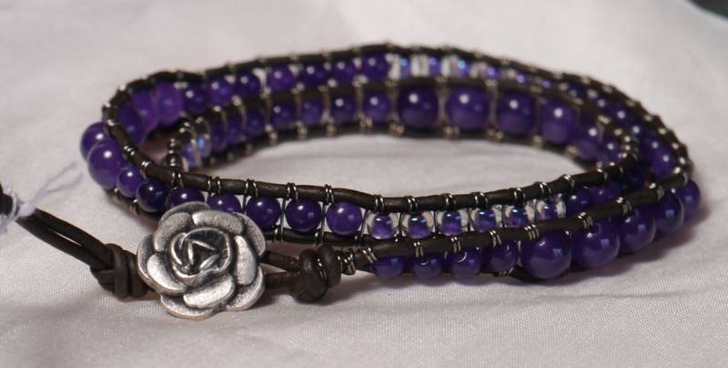 Double Wrap Lila Amethyst Edelstein Leder & Messing Armband von ricats
