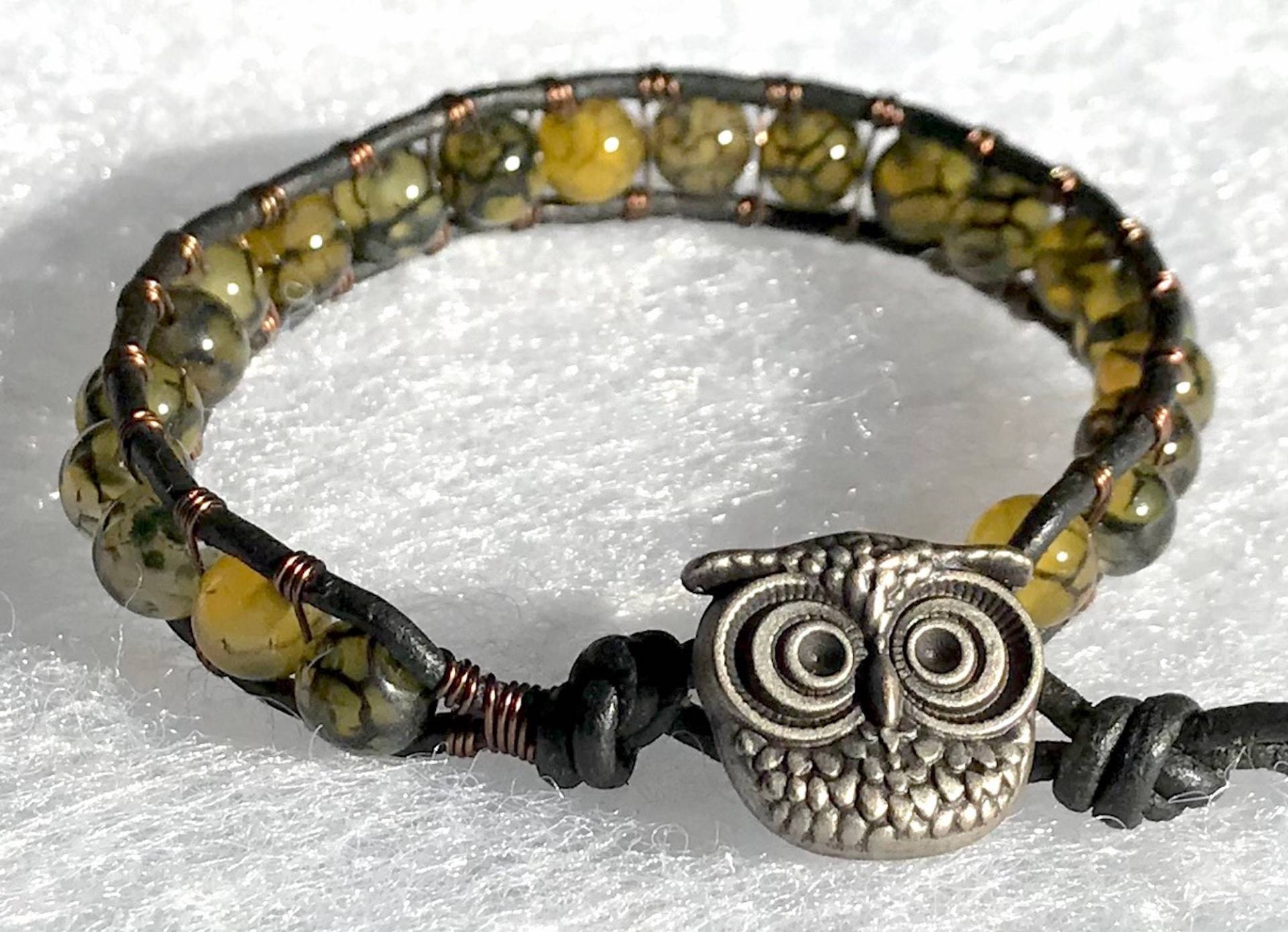 Hübsche Erdige Braun Dragonvein Achat Edelstein Leder & Messing Draht Wickeln Armband von ricats