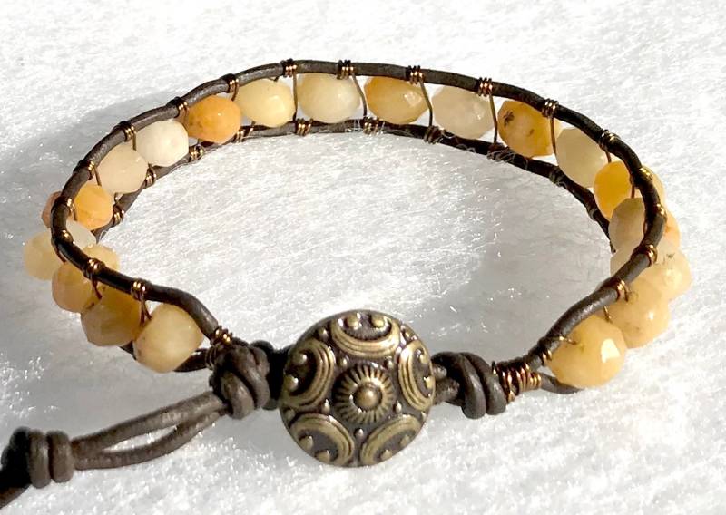 Hübsche Erdige Topas Edelstein Leder & Messing Draht Wickeln Armband von ricats