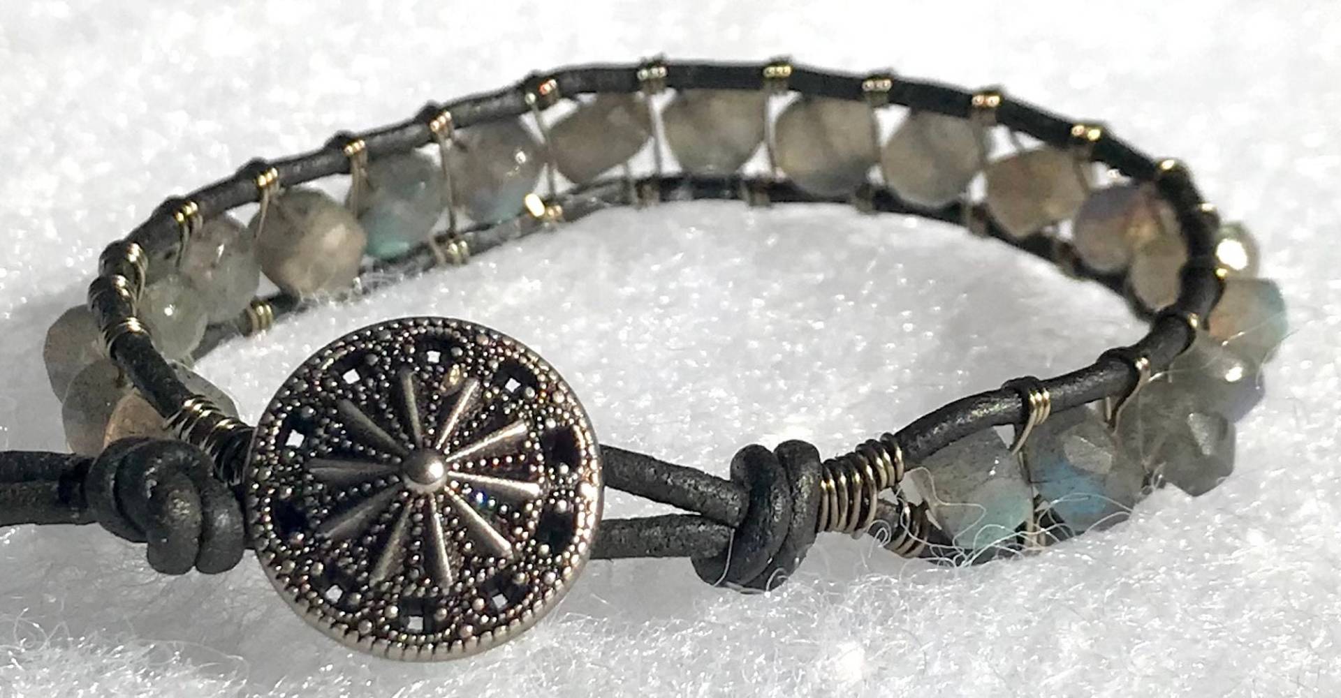 Hübsche Labradorit Edelstein Leder & Messing Draht Wickeln Armband von ricats