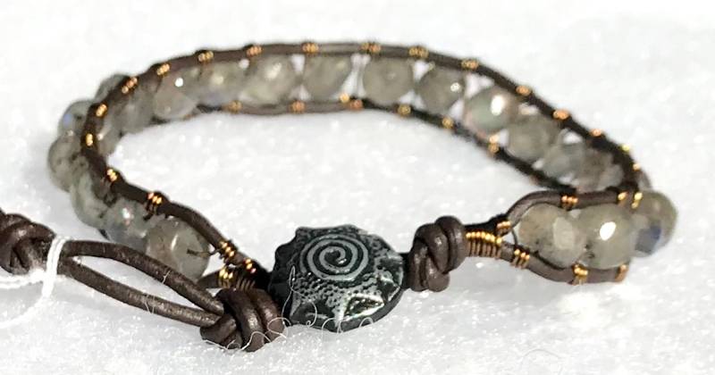 Hübsche Labradorit Edelstein Leder & Messing Draht Wickeln Armband von ricats