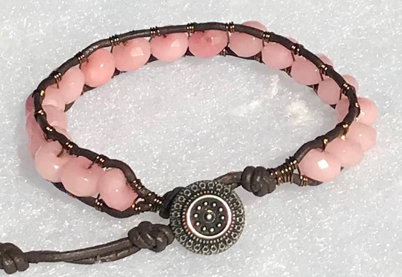 Hübsche Leichte Rosa Morganit Edelstein Und Metall Verschluss Leder & Messing Draht Wickeln Armband von ricats