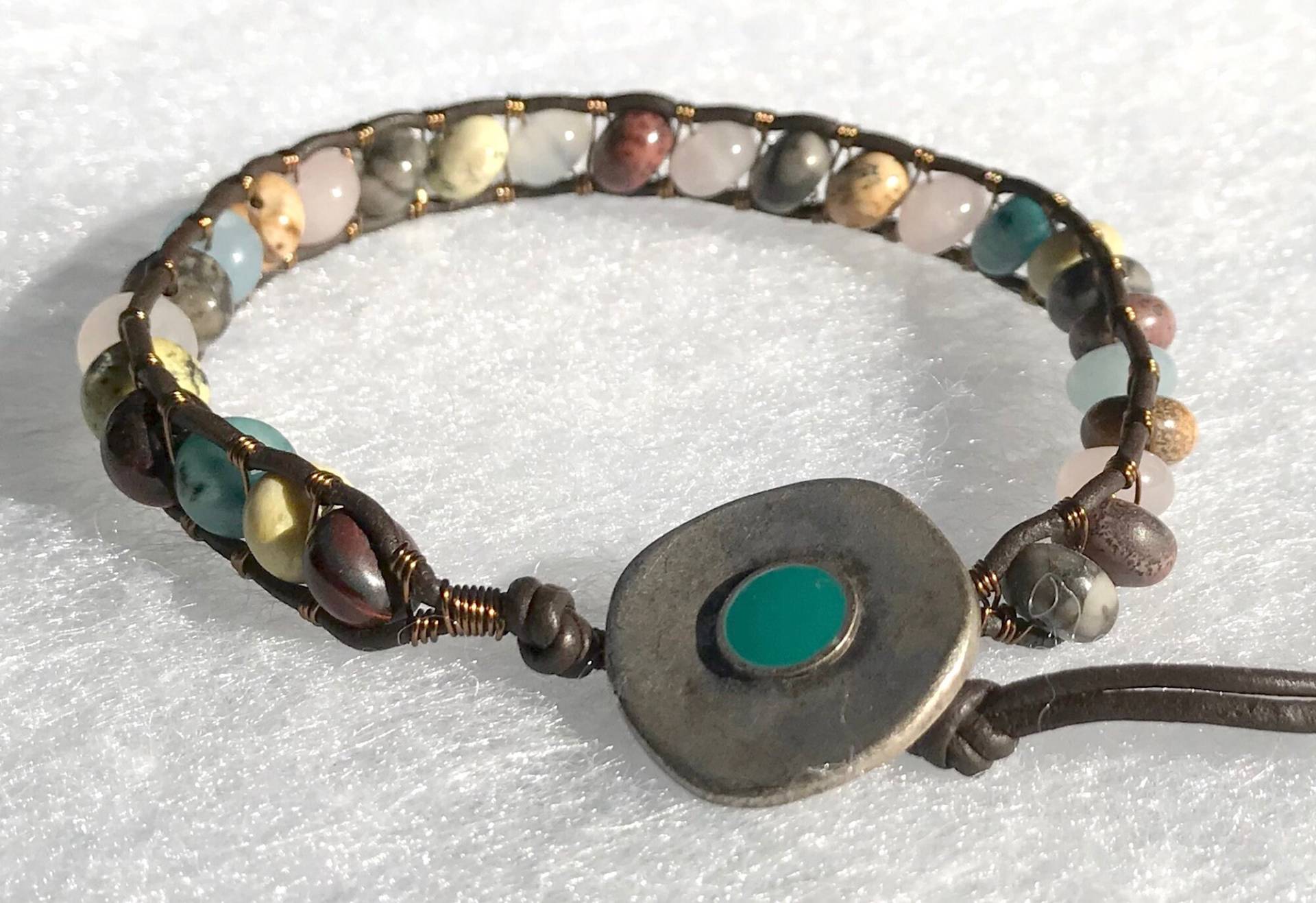 x-Large Herren Mehrfarben Achat Leder & Messing Draht Wrap Armband von ricats