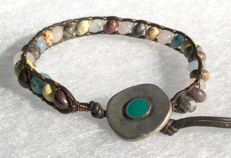 x-Large Herren Mehrfarben Achat Leder & Messing Draht Wrap Armband von ricats