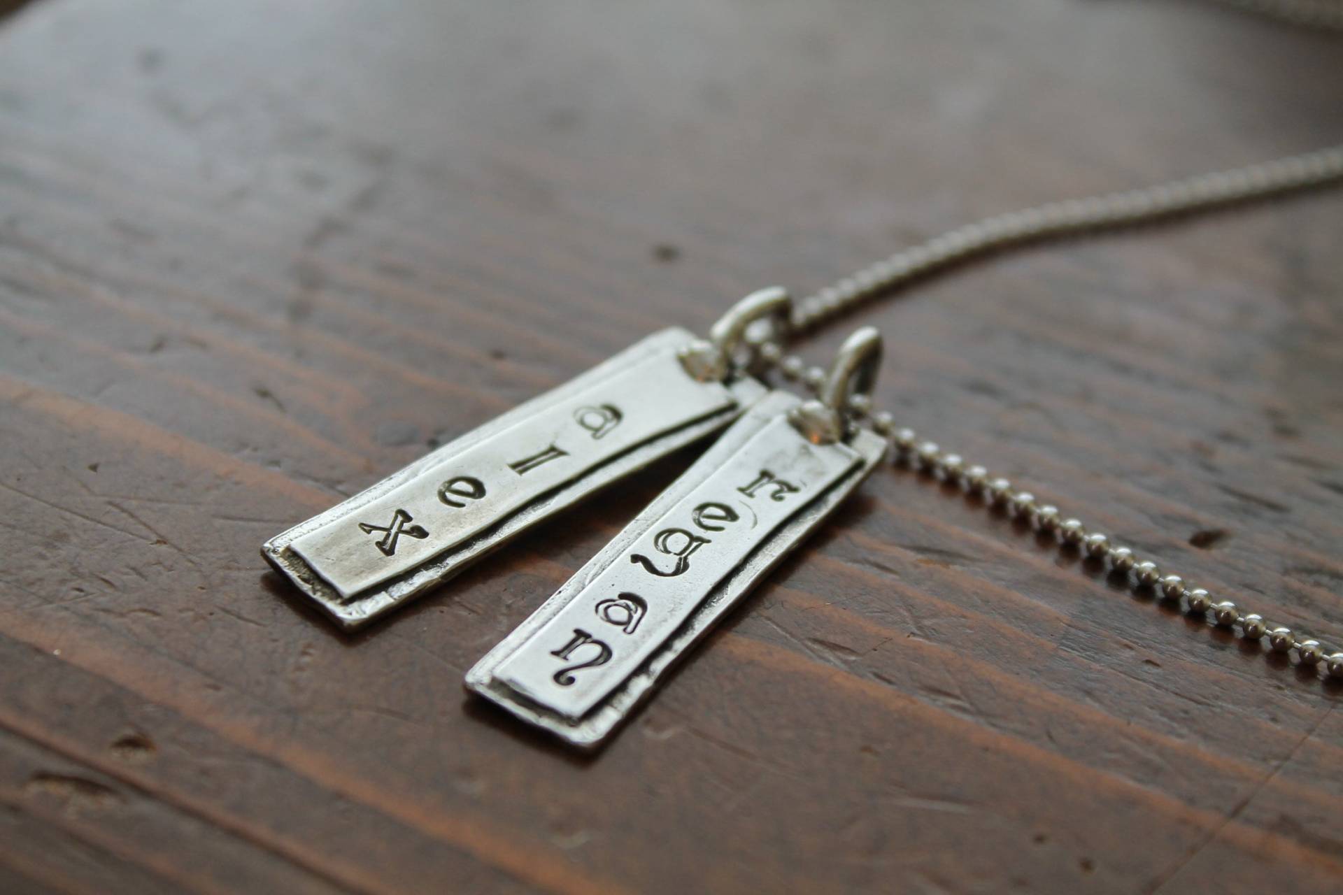 Mutter Halskette Sterling Silber Namen Tag Individuell Gestempelt von ricciworthdesigns