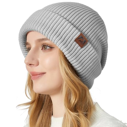 Beanie Mütze Herren Damen - Wintermütze mit Lederpatch Warme Strickmütze - Weiche Dehnbare Unisex Wollmütze - Stylische Urban Streetwear Mütze - Winter, Grau von ricema