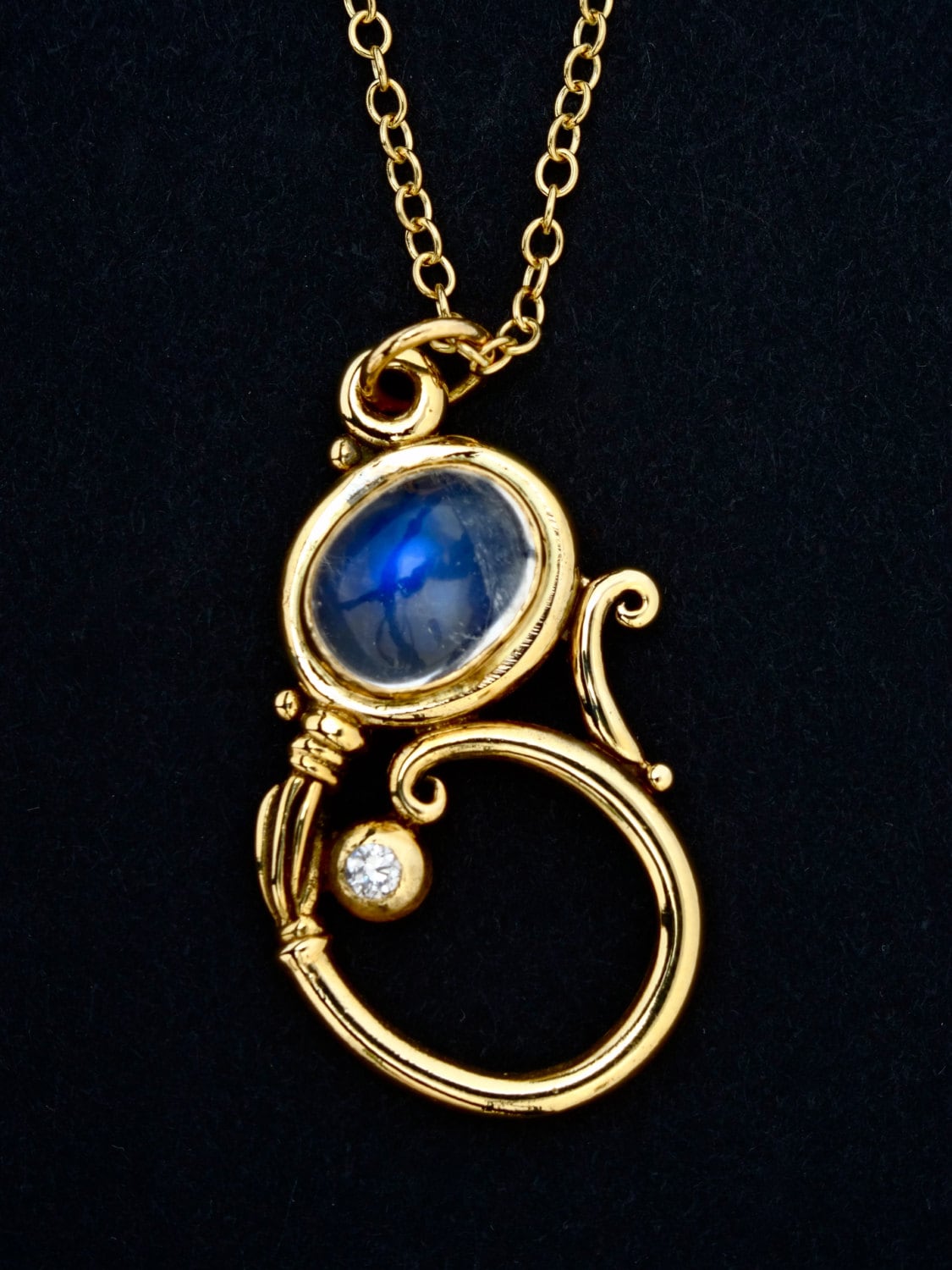 585Er Silberkette Mit Blauem Mondstein - Handgefertigte Halskette "Goldene "Flowing Vine" Einem 6 X 8 Mm Ceylon Und .5 Pt." Diamant von rickmahonskigold