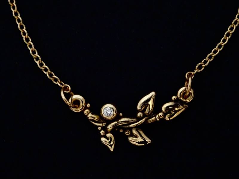 Diamant-Halskette - Handgefertigte 14 Kt Gold "Herzen Auf Ein Weinstock" Halskette Mit.5 Pt Diamant Und Befestigt 18" Kette von rickmahonskigold