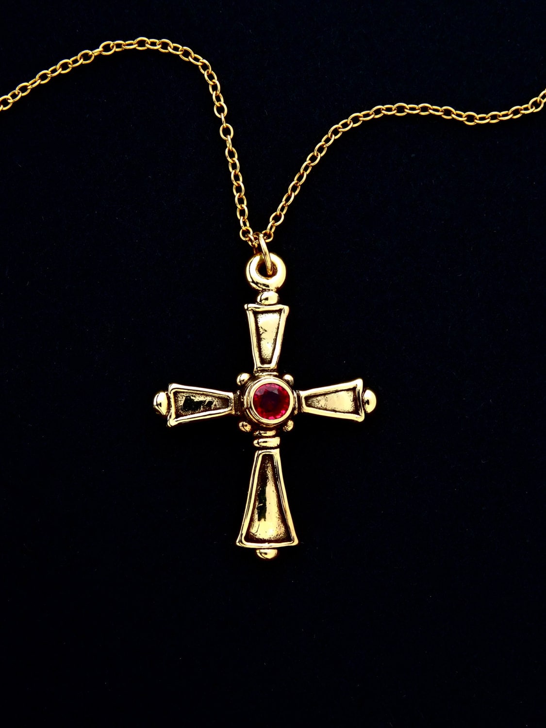 Gold Rubin Kreuz Halskette - Handarbeit 14 Kt "Alten Welt" Mit Einer Feinen 4mm Facettierten Und 18-Zoll-Kette von rickmahonskigold