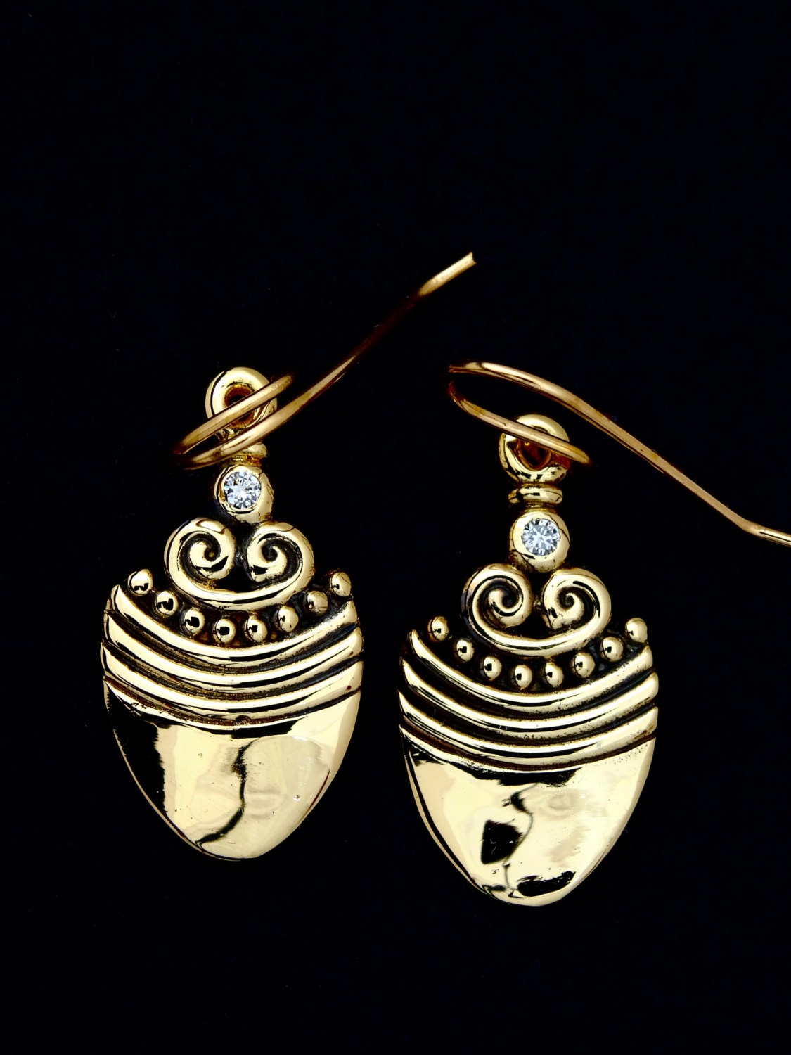 Gold Tropfen Ohrringe - Handarbeit 14 Kt. "Classical Nail" Mit Zwei .5 Pt. Diamanten von rickmahonskigold