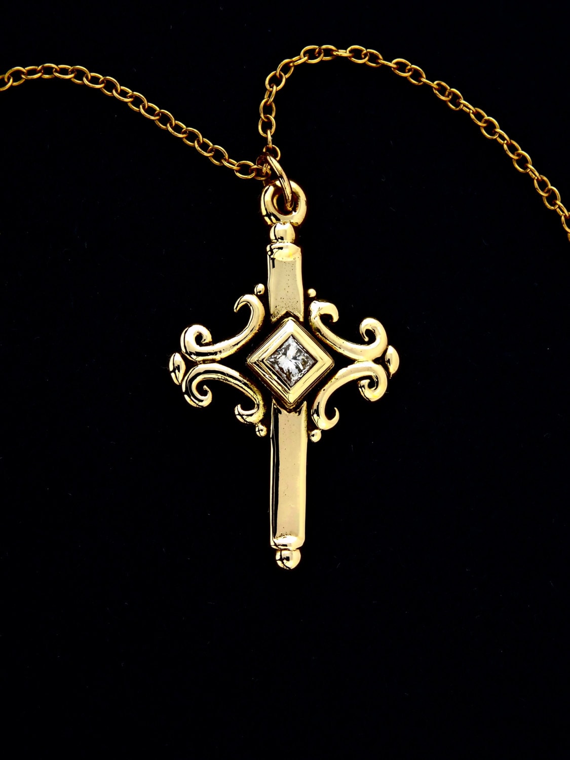 Goldene Kreuz Halskette - Handarbeit 14 Kt Gold "Faith" Mit Einer.15 Pt-Prinzessin Schnitt Diamant Und 18" Kette von rickmahonskigold