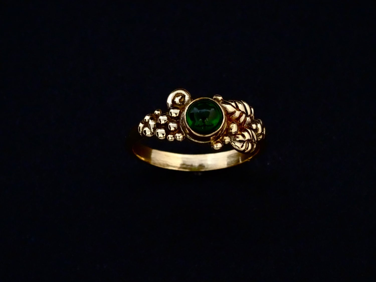 Grüne Diopsid Ring - Handarbeit 14 Kt Gold "Wald" Mit Einem 5mm Runde Grüne Chromdiopsid von rickmahonskigold