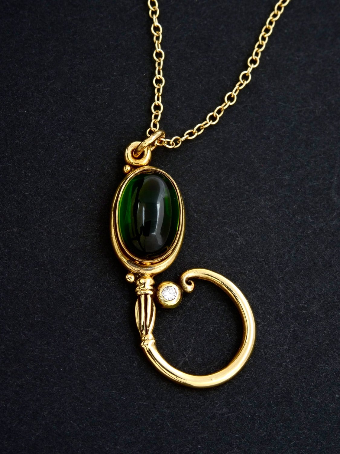 Grüner Turmalin Halskette - Handarbeit 14 Kt Gold "Rebe" Mit Einer 11x8mm Oval Grüner Cabochon Und.5 Pt von rickmahonskigold