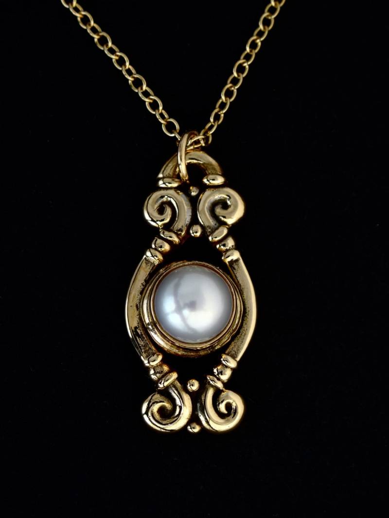 Perlen Und Goldkette - Handarbeit 14 Kt Gold "Volute Style" Halskette Mit Einem 7mm Runde Feine Perle von rickmahonskigold