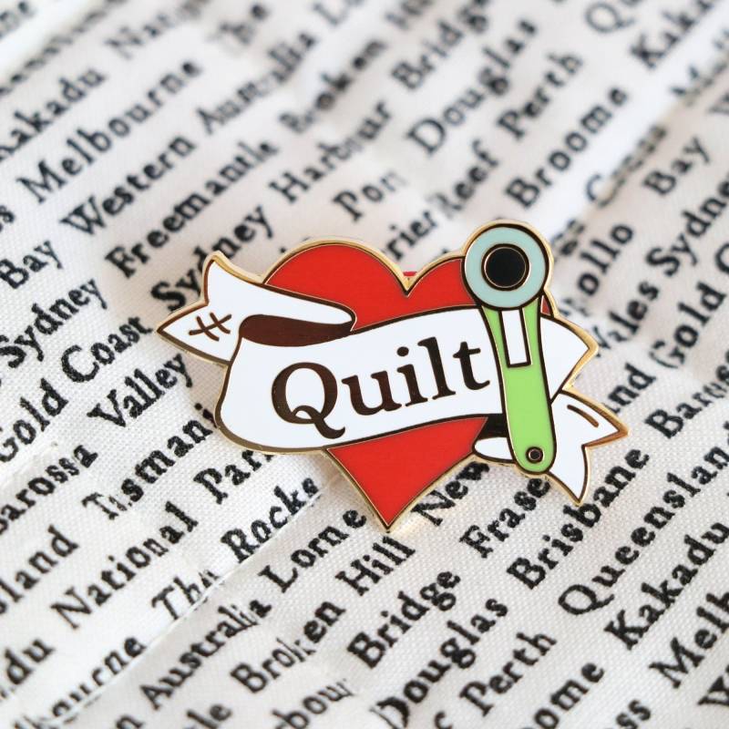 Quilten Emaille Pin, Nähen Süße Stifte, Anstecknadel, Anstecknadel Quilten Emaille Pin, Nähen Süße Stifte, Anstecknadel, Anstecknadel von ricracsews