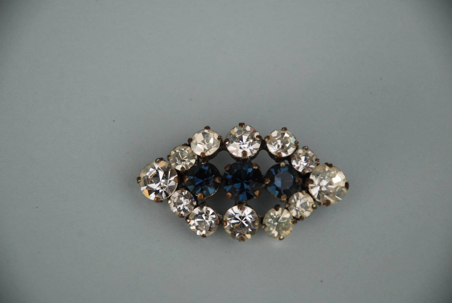 Vintage 60 Er Jahre Brosche Blau Weiße Straßsteine von riessaykel