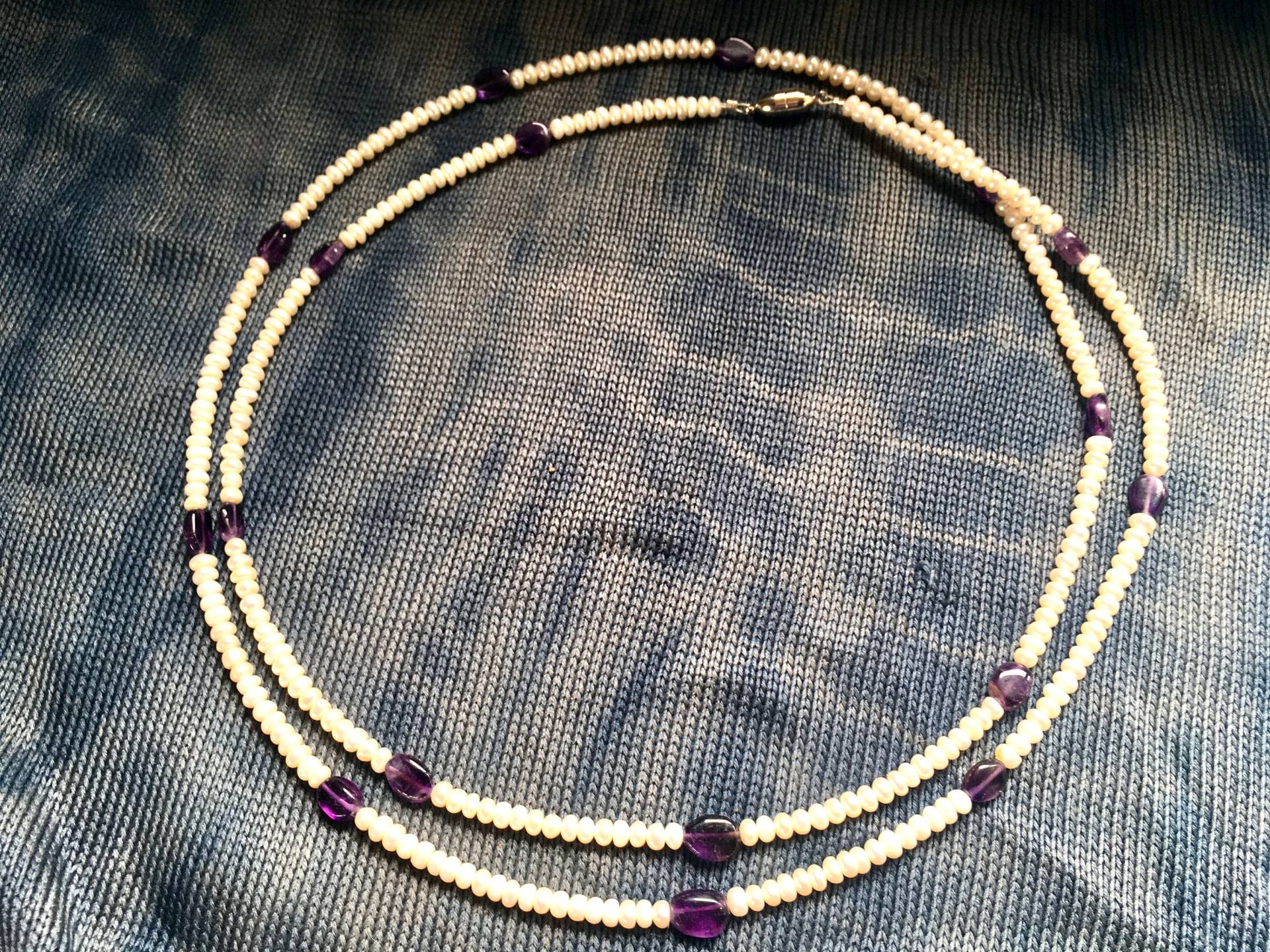 Vintage Echte Perlenkette, 80Er Jahre, 110 cm/43.30 Inch Vintage Echte Perlenkette, 80Er Jahre, 110 cm/43.30 Inch von riessaykel