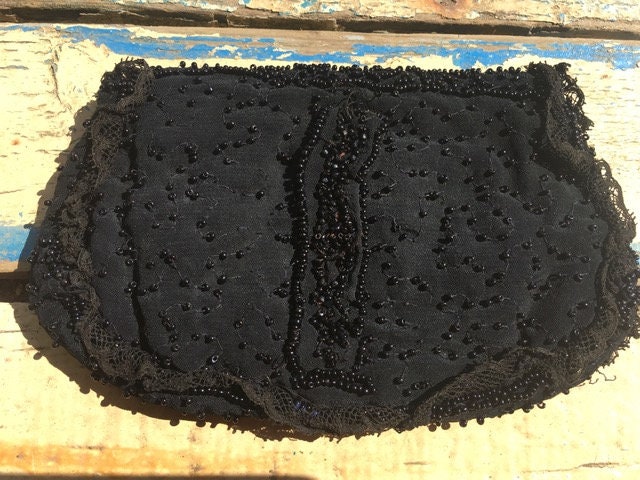 Vintage Gürteltasche Mit Perlen Bestickt - Handarbeit Um 1920 von riessaykel