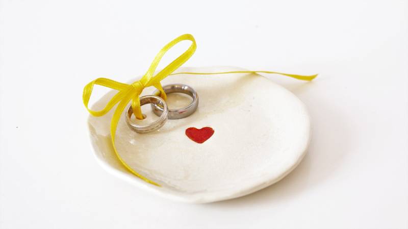 Trauringschale Mit Rotem Herz Für Eure Hochzeit Boho Wedding Eheringschale Keramik D Ca. 12 cm Handgemacht Unikat von riijoo