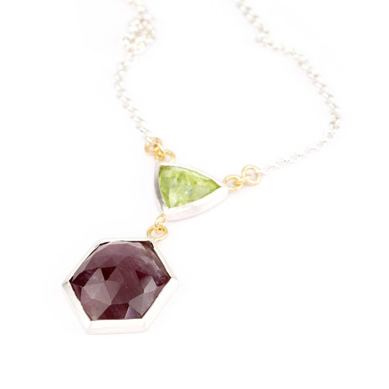 Collier Silber Gold Mit Peridot Und Rotem Saphir von ringleinshop