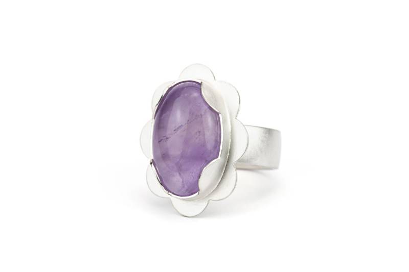 Silberring Großer Ovaler Amethyst Cabochon Gr. 55 von ringleinshop