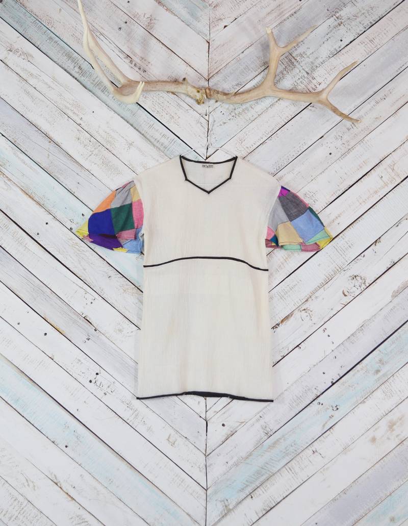 70Er Jahre Gaze Hippie Top | Vintage 1970Er Deadstock India Boho Shirt Mit Patchwork Ärmeln Sheer Aus Baumwolle 70Er Jahre Gaze Hippie Top | Vintage 1970Er Deadstock India Boho Shirt Mit Patchwork Ärmeln Sheer Aus Baumwolle von riseintothesun