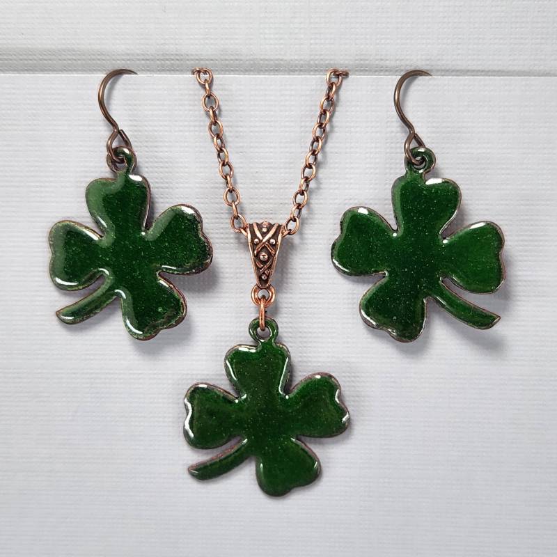 Vier Blatt Klee Schmuck Vintage Ohrringe Shamrock Halskette St Patrick Tag Fackel Emaillierter Kupferschmuck Good Luck von rizingemstar