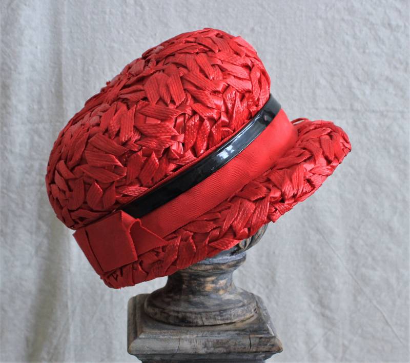 Vintage 1950Er Jahre Chic Rot Gewebt Stroh Damen Mode Hut von robinseggbleunest