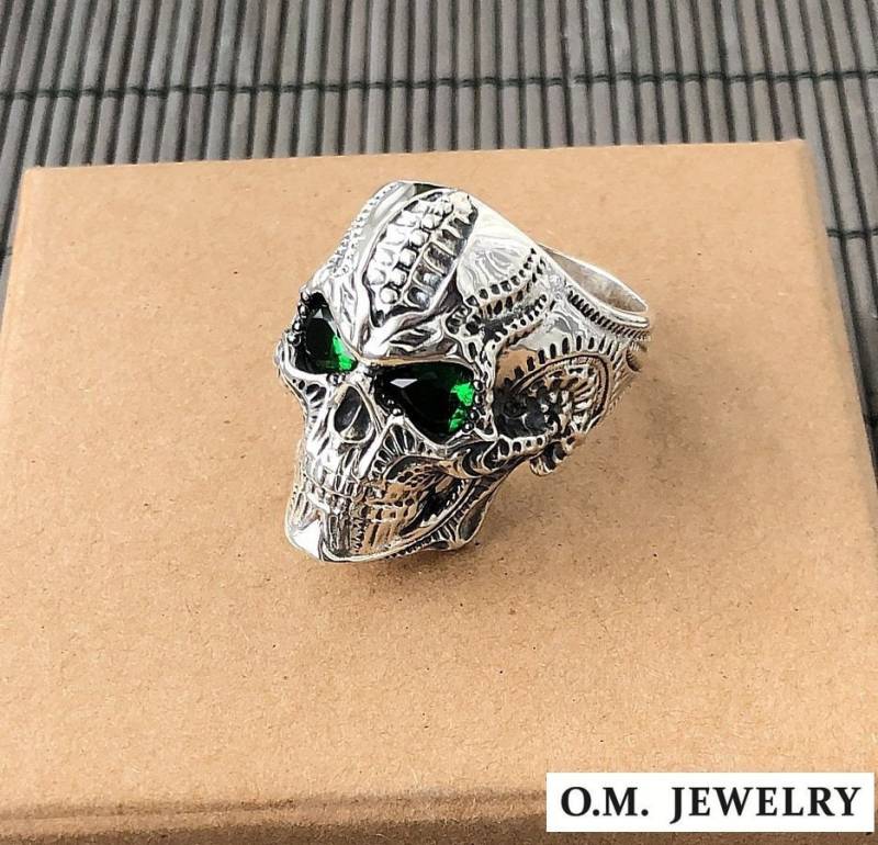 Totenkopf Schwerer Ring Massiver 925Er Sterling Silber Biker Schmuck Groß Böser Alien Raubtier Grüner Stein von rockfantasiashop