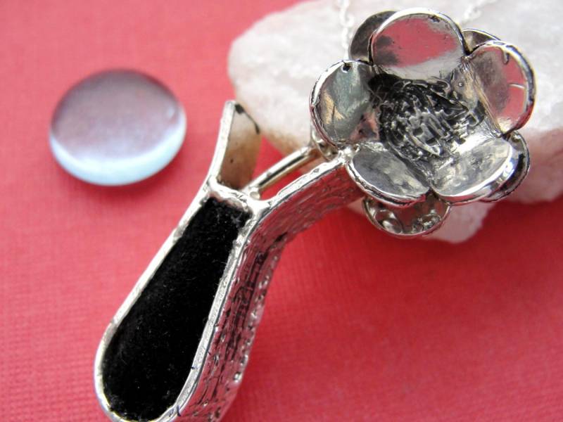 sterling Silber Blume Blüte in Vase Mit Schwarz Wildleder Halskette von rockmyworldinc