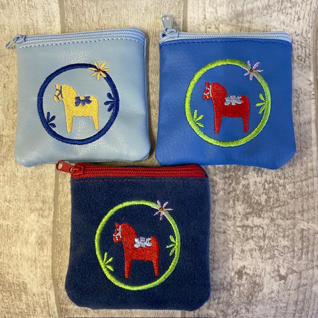 Täschchen - Geschenkidee Kunstleder Minibörse Dalahäst Dalarna Verpackung Für Geldgeschenk Schweden Urlaubserinnerung von romaga36