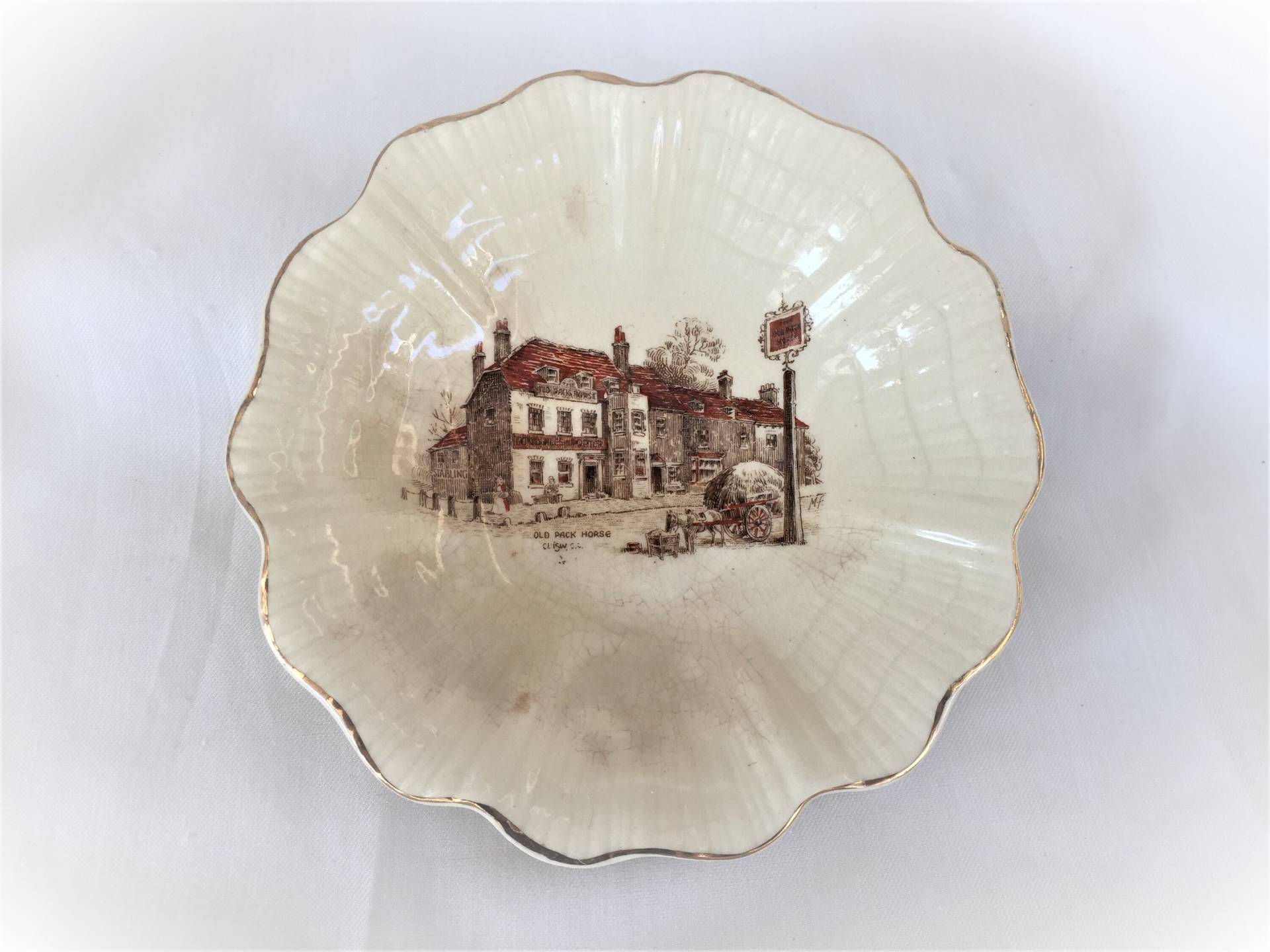 J Und G Meakin Sunshine Old Pack Pferdemuster Vintage Pin Dish/Butterdose Mit Blumenförmigem Geriffeltem Design von romantiquesvintage