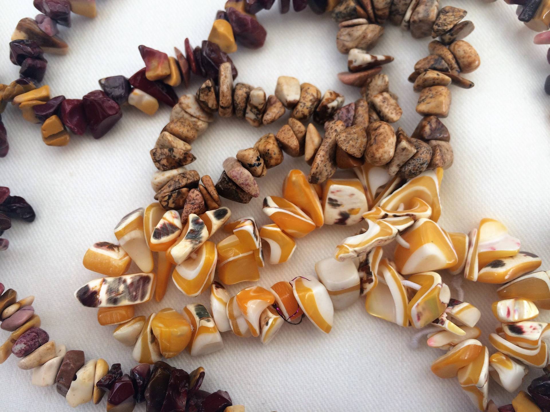 Tigerauge Splitterhalskette Mit Zwei Armbändern von romantiquesvintage