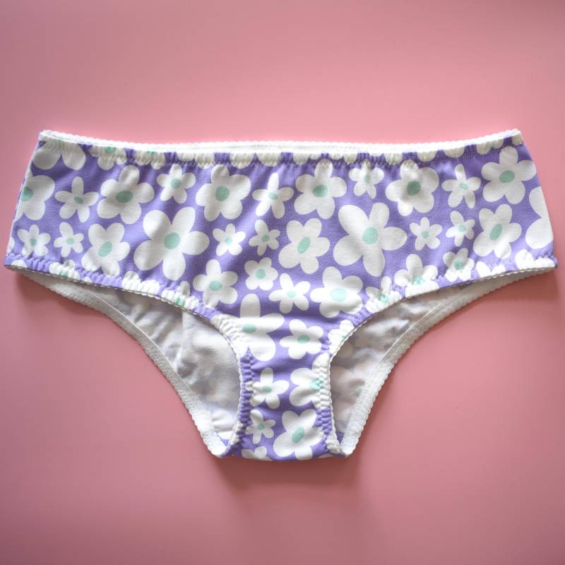 Hipster Unterwäsche Mit Blumen/Hergestellt in Deutschland Hipster Unterwäsche Mit Blumen/Hergestellt in Deutschland von rootsandclouds