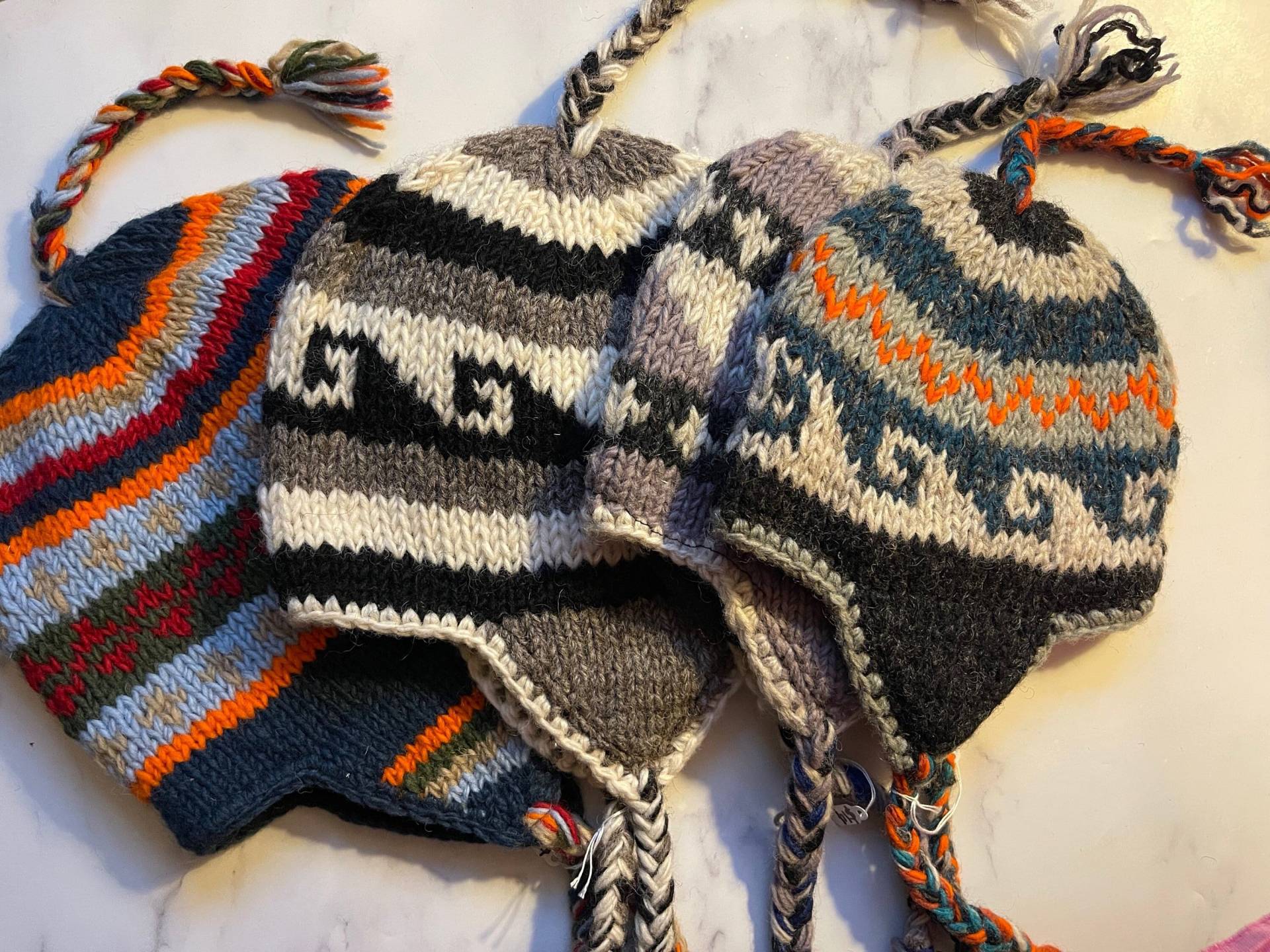 Hand Gestrickte Mützen von roottoriseboutique