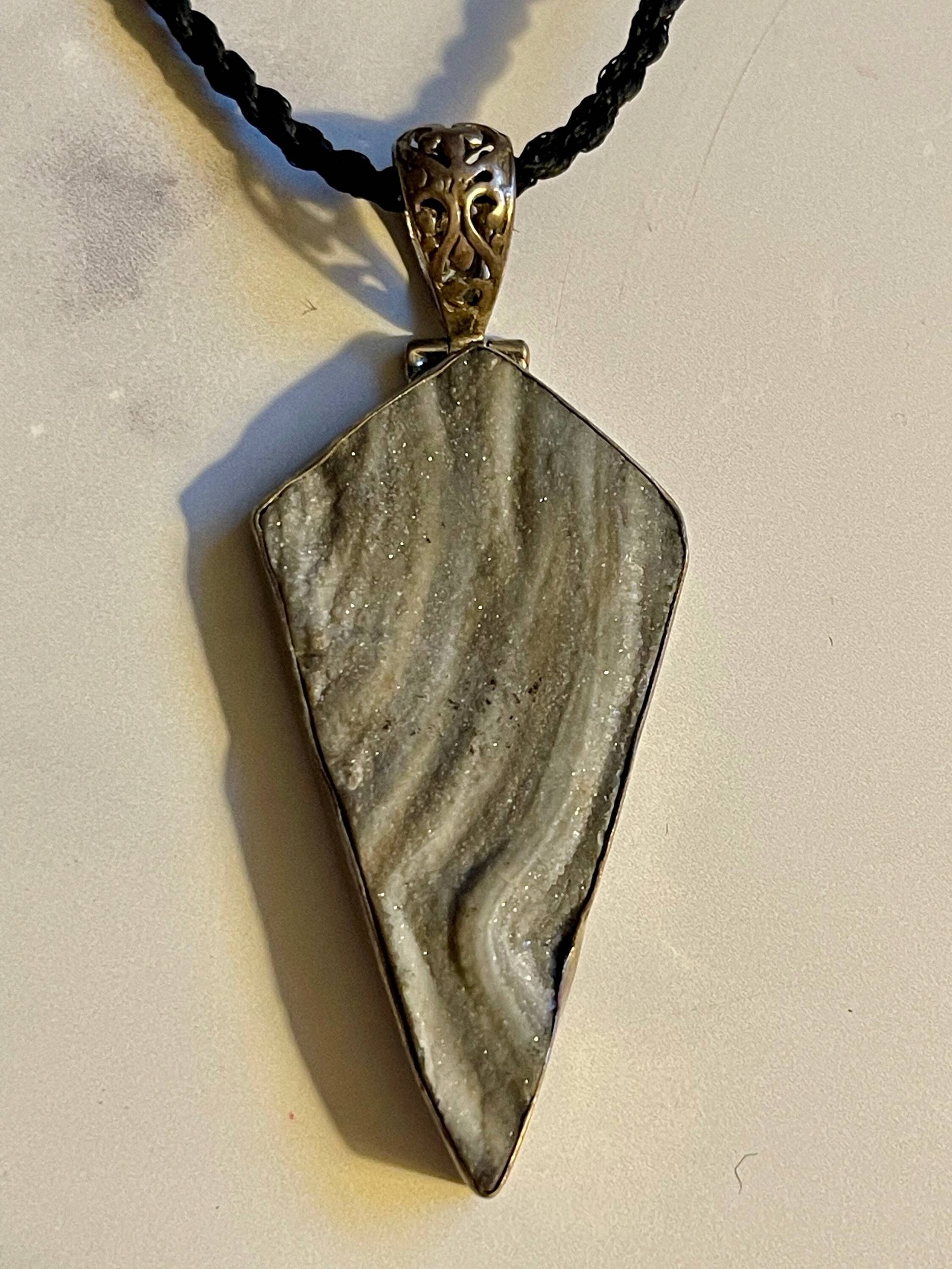 Silber Überzogene Chalcedon-stein-Halskette von roottoriseboutique