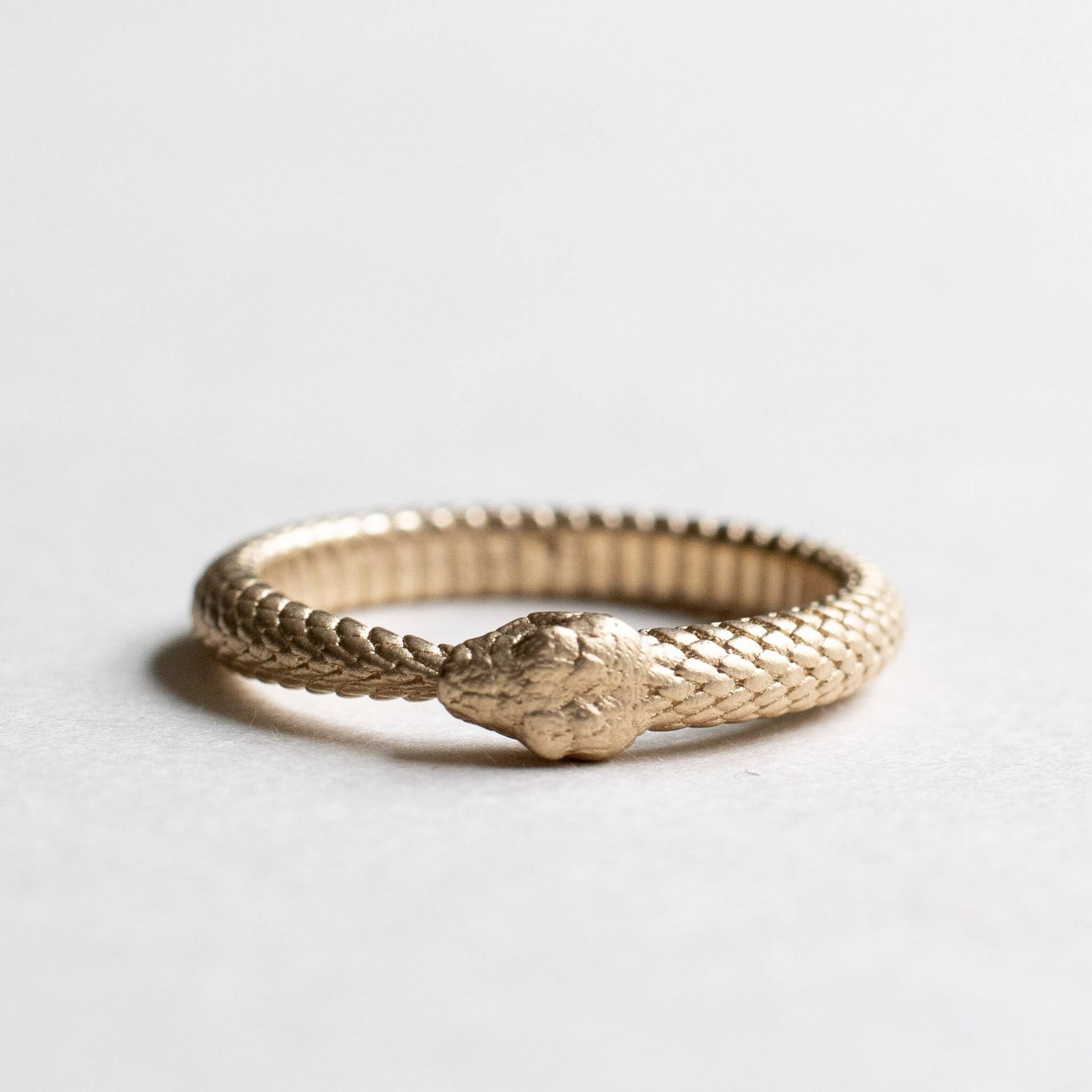 14K Solid Gold Schlangenband, Schlange Ouroboros Ring, Rose Und Choc Schlangenring von roseandchoc