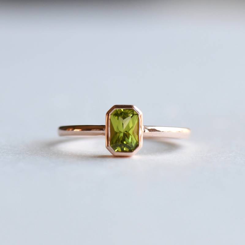 14K Solid Gold Peridot Ring, Statement Birthstone August Rosegold Rose Und Choc Hrg080 von roseandchoc