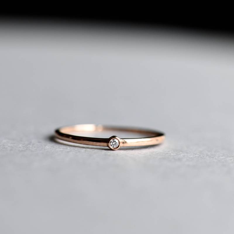 Größe 5, 6, 7, 18K Rose Gold Ring, Diamant Und Choc Zierlicher Lünette Stapelring von roseandchoc