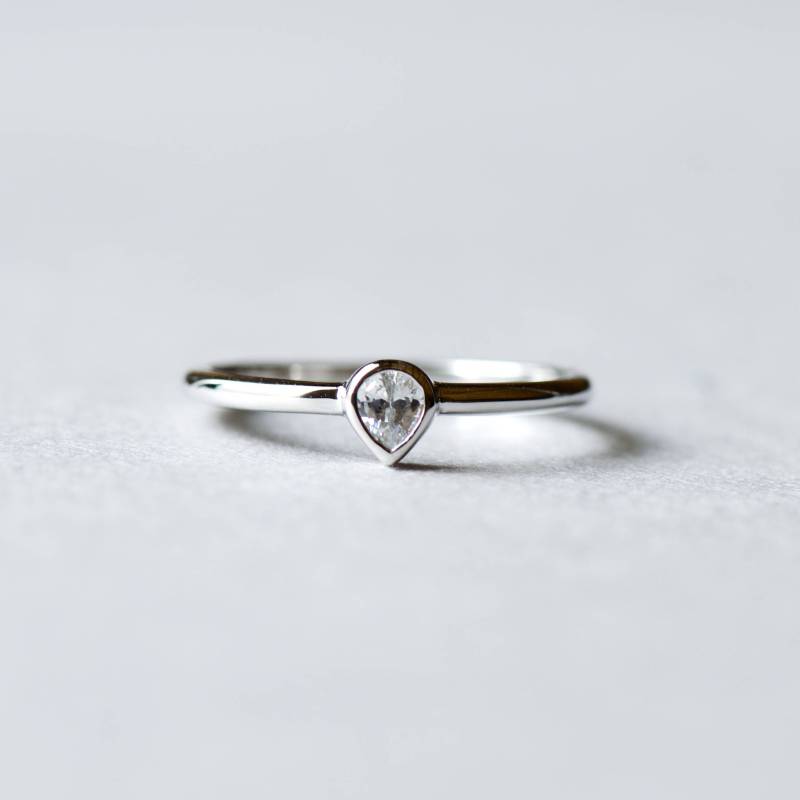 925 Sterling Silber Ring, Birnenförmiger Tropfen Solitär Rose Und Choc Zierlicher Ring 107 von roseandchoc