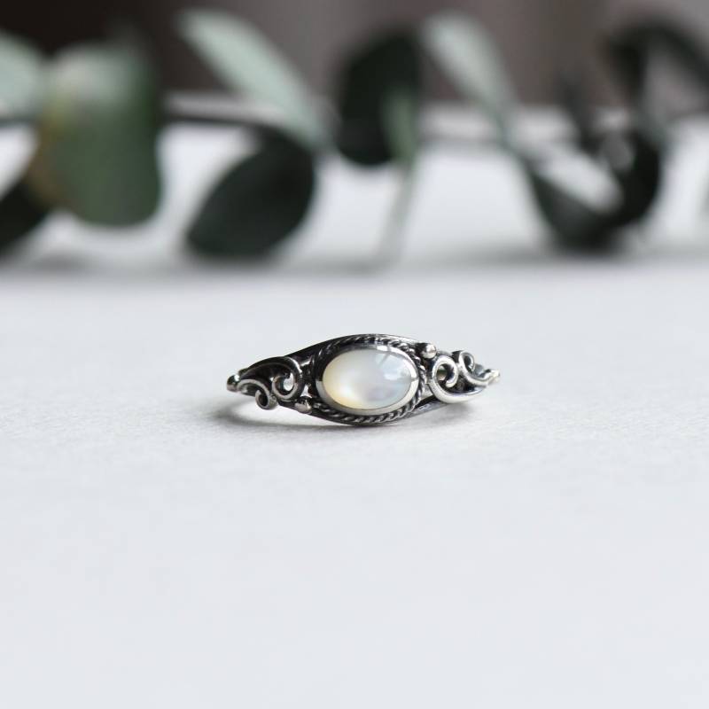 Perlmutt Solitär Ring Auf 925 Sterling Silber, Antik Aussehend, Eleganter Ring, Geschenk Für Sie, Oval Boho von roseandchoc