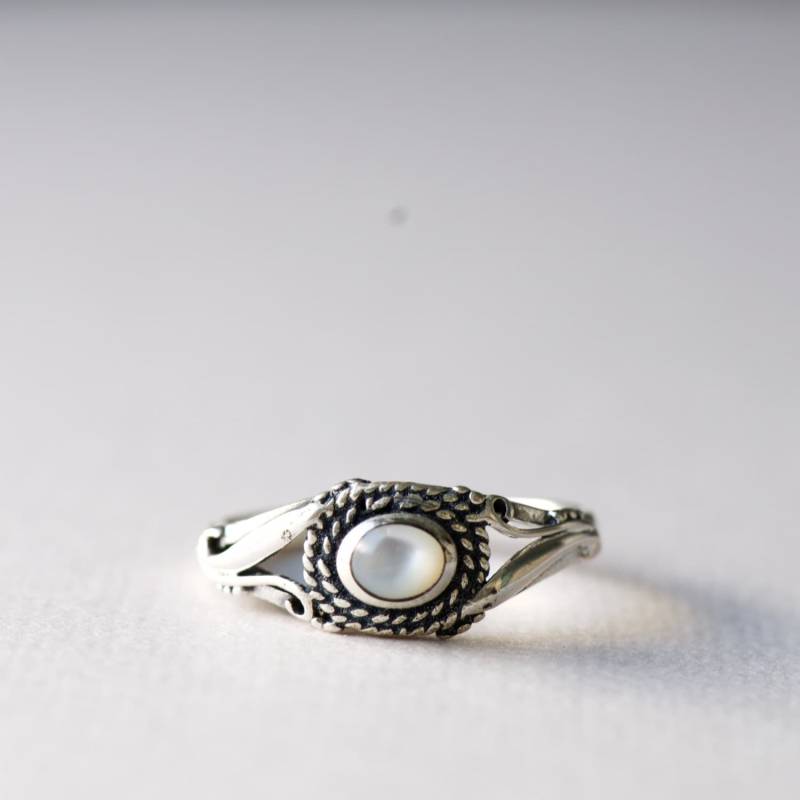 Perlmutt Solitär Ring Auf 925 Sterling Silber, Antik Aussehender Ring, Eleganter Oval Geschenk Für Sie, Statement Seil von roseandchoc