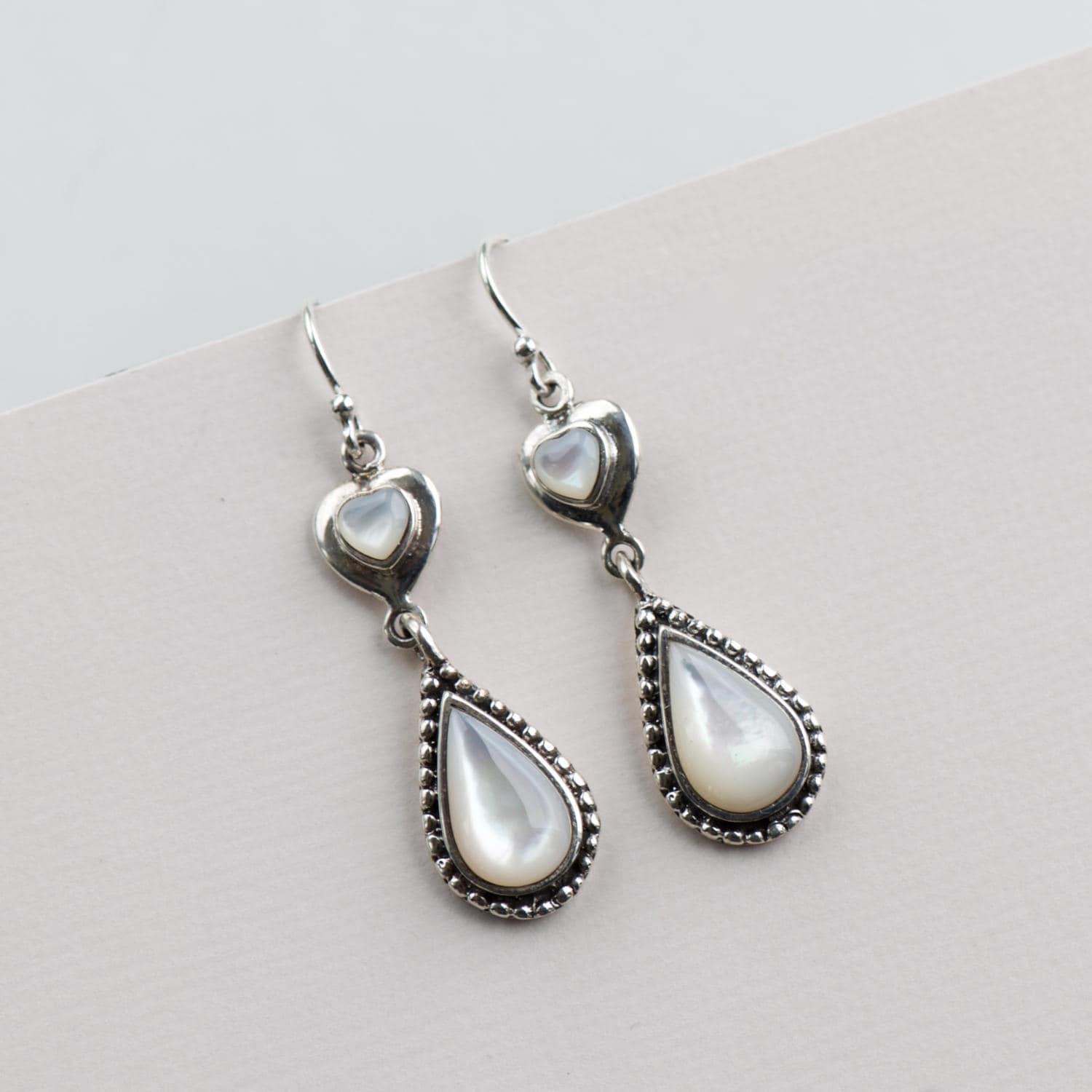 Perlmutt Sterling Silber Hängeohrringe Eleganter Ovaler Edelsteinschmuck von roseandchoc