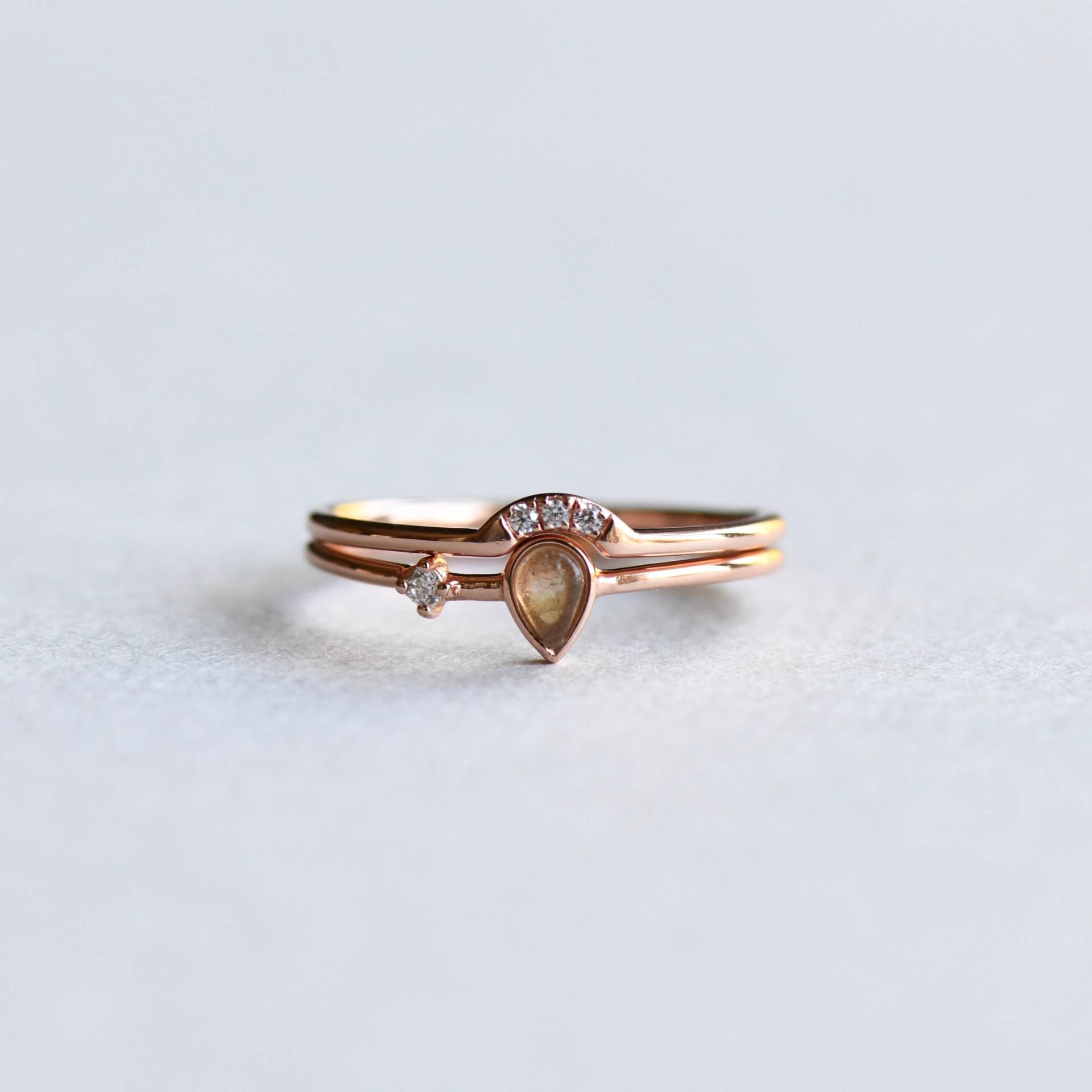 Set Aus Zwei Rosegold Vermeil Ringen, Labradorit Ring, Minimalist Tropfen Zierlicher 925 Sterling Silber Ring von roseandchoc