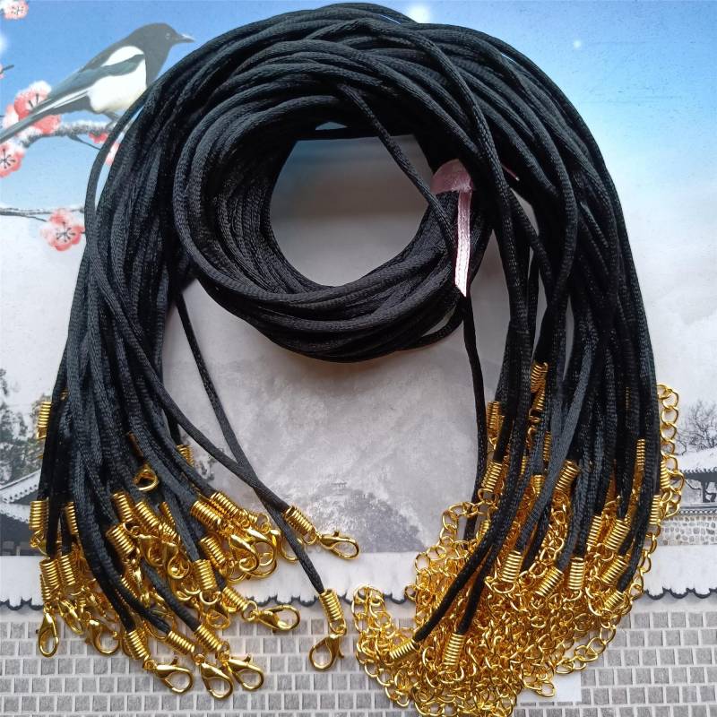 Schwarze Satinkordel-Halskette Gold Karabiner-Verschluss, 16 Zoll + Verlängerungskettchen Schwarze Satinkordel-Halskette Gold Karabiner-Verschluss, 16 Zoll + Verlängerungskettchen von rosecounty